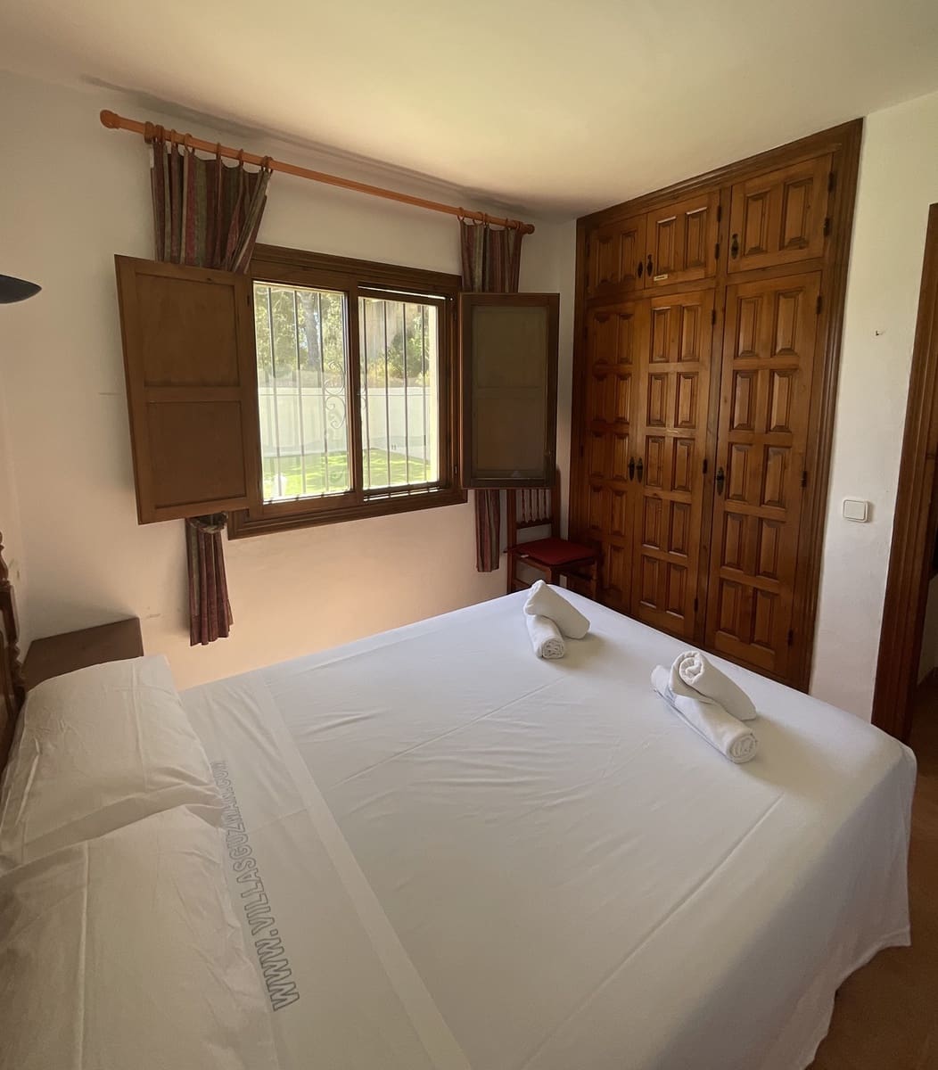 3 bedroom Villa for sale in Calpe / Calp with pool - € 435,000 (Ref: 9896910)
