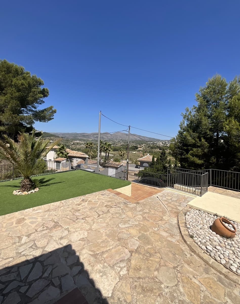 3 bedroom Villa for sale in Calpe / Calp with pool - € 435,000 (Ref: 9896910)