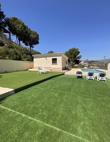 Chalet de 3 habitaciones en Pueblo, Calpe / Calp en venta con piscina - 435.000 € (Ref: 9896910)
