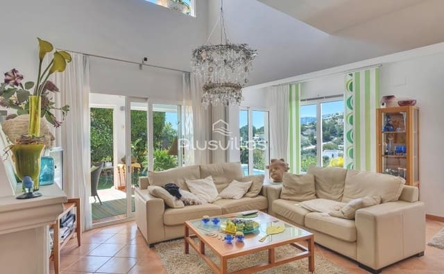 4 Zimmer Villa zu verkaufen in Benissa mit Pool - 1.100.000 € (Ref: 9908276)