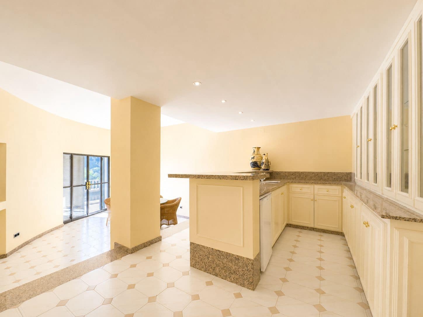 4 bedroom Villa for sale in Altea with pool - € 2,200,000 (Ref: 9908279)