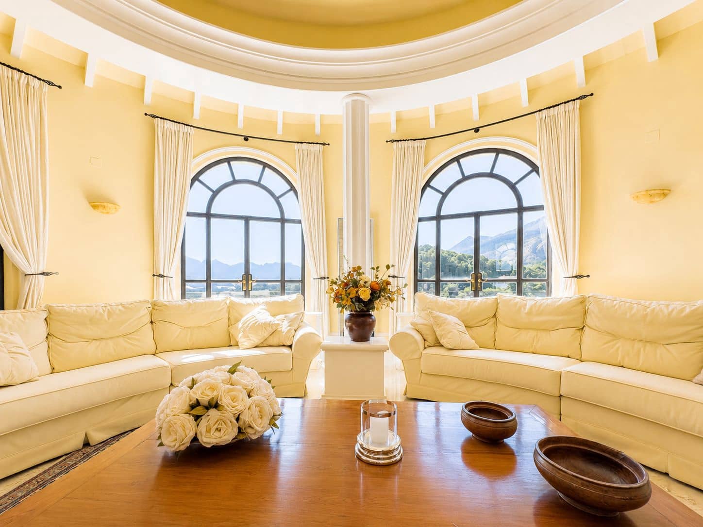 4 bedroom Villa for sale in Altea with pool - € 2,200,000 (Ref: 9908279)