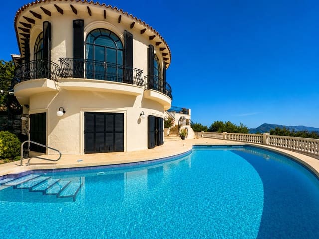 4 bedroom Villa for sale in Altea with pool - € 2,200,000 (Ref: 9908279)