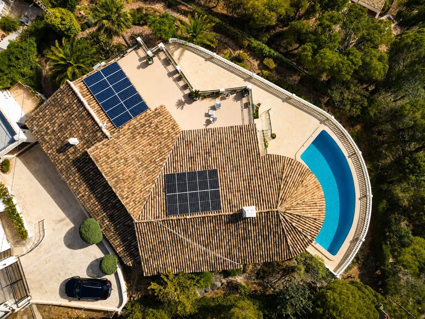 4 bedroom Villa for sale in Altea with pool - € 2,200,000 (Ref: 9908279)
