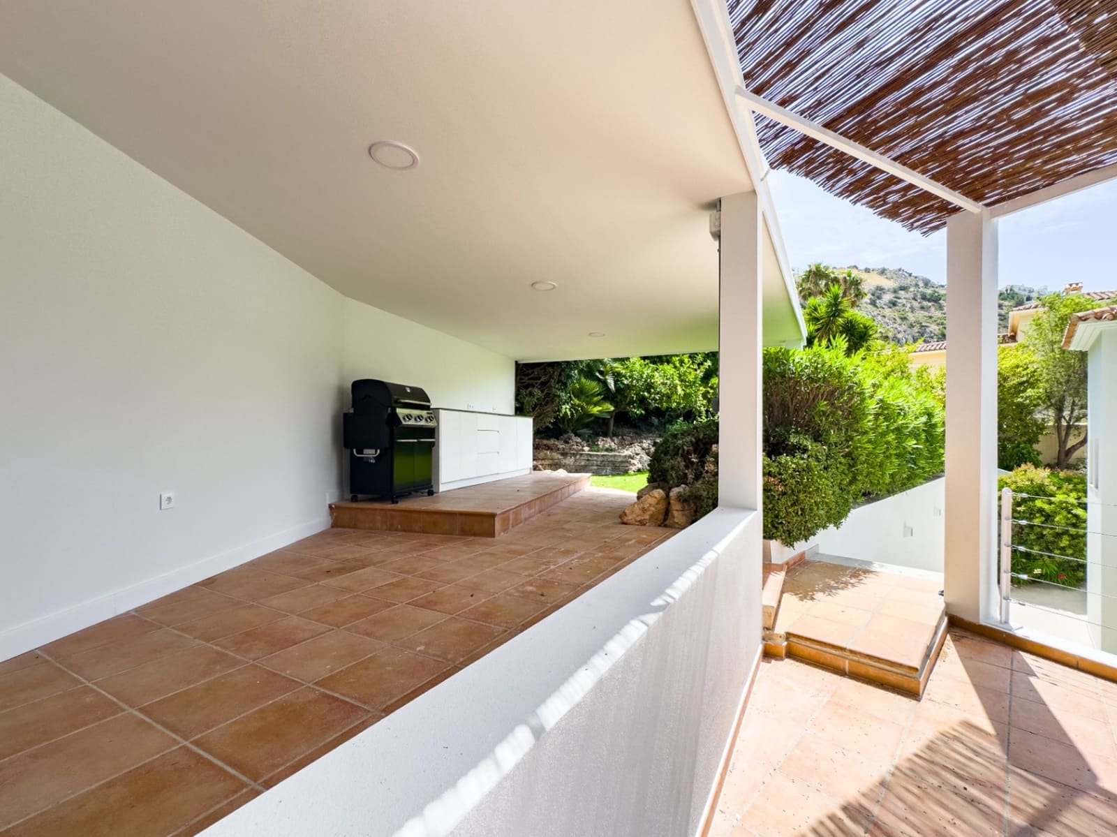 3 quarto Moradia para venda em Altea com piscina - 1 650 000 € (Ref: 9908290)