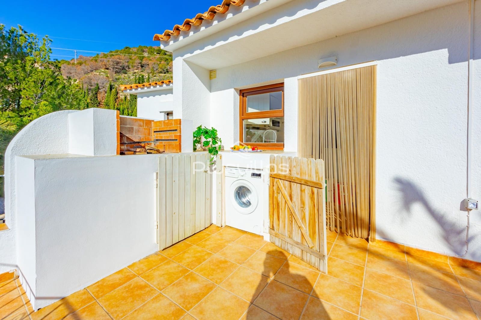 4 soveværelse Villa til salg i Calpe / Calp med swimmingpool - € 699.000 (Ref: 9929731)