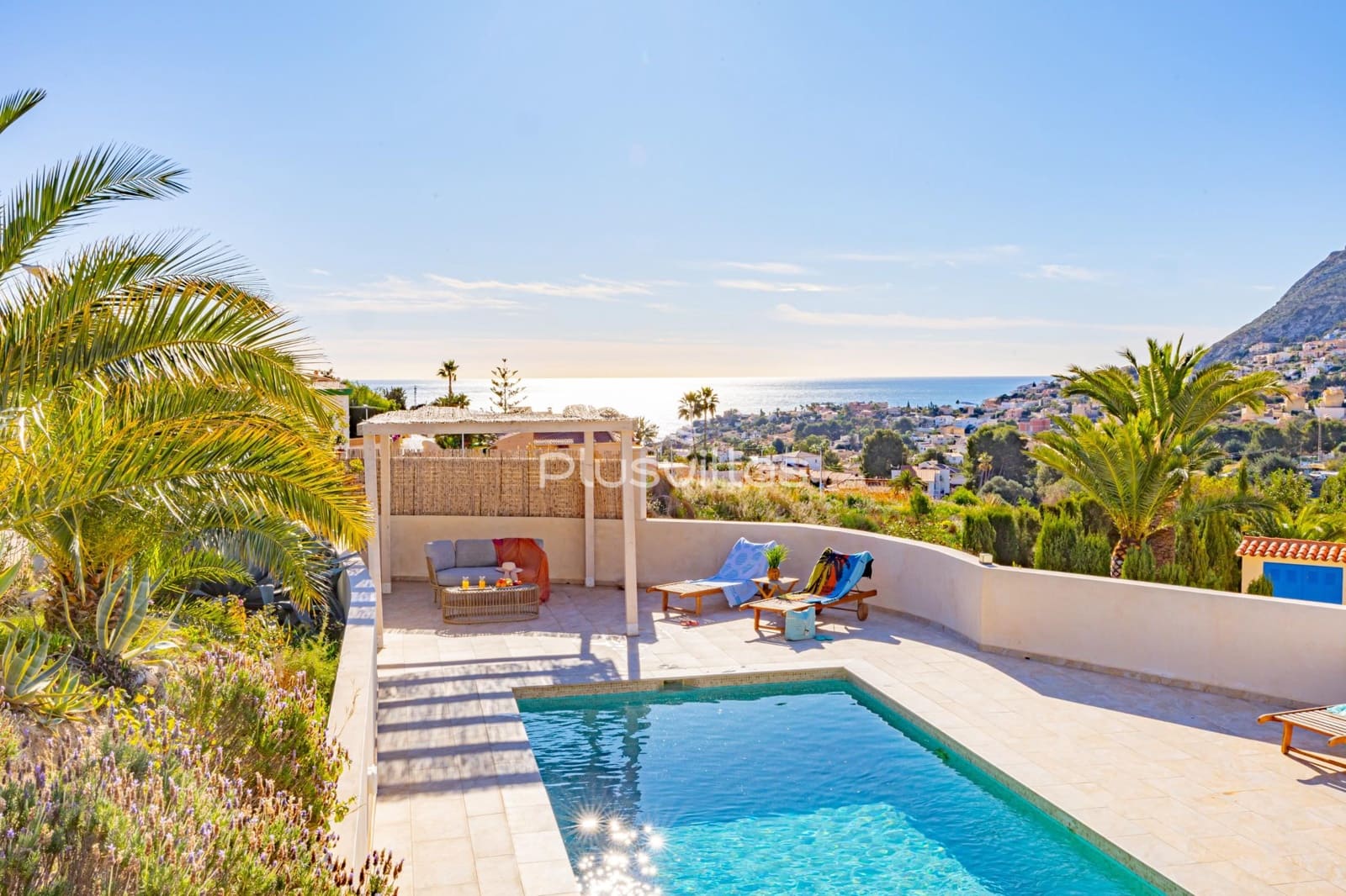 4 soveværelse Villa til salg i Calpe / Calp med swimmingpool - € 699.000 (Ref: 9929731)