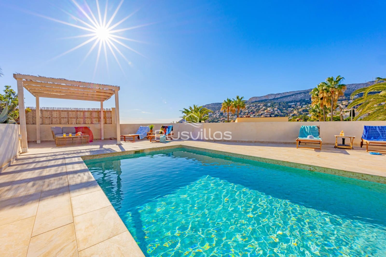 4 soveværelse Villa til salg i Calpe / Calp med swimmingpool - € 699.000 (Ref: 9929731)