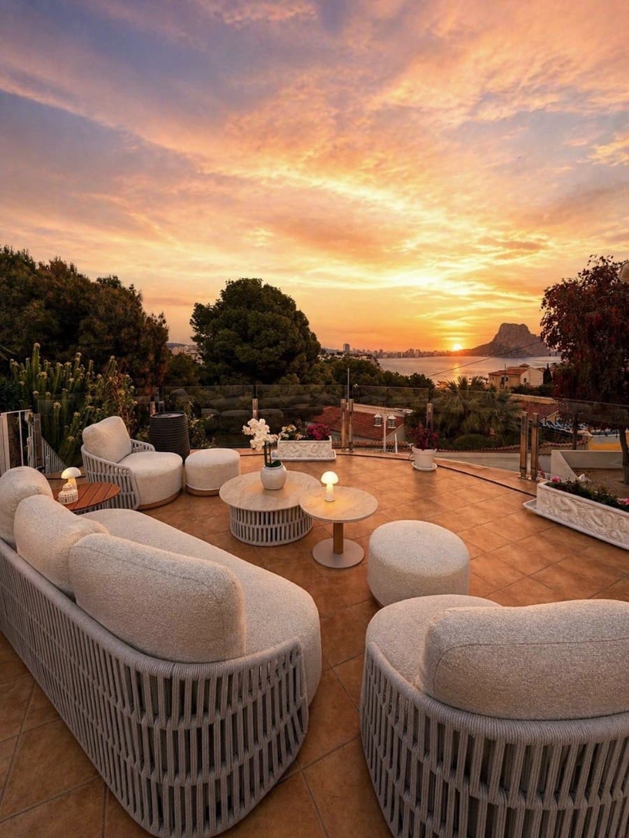 6 soveværelse Villa til salg i Calpe / Calp med swimmingpool - € 960.000 (Ref: 9936664)