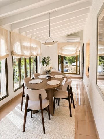 6 soveværelse Villa til salg i Pueblo, Calpe / Calp med swimmingpool - € 960.000 (Ref: 9936664)