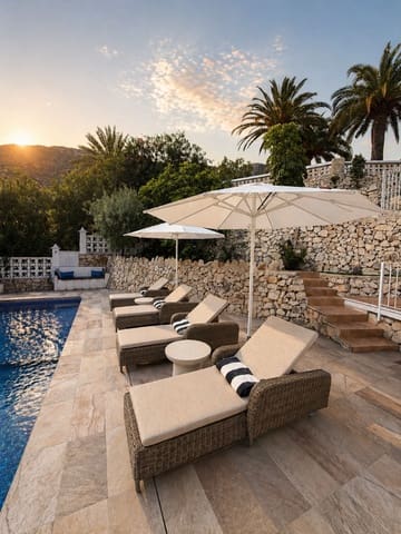 6 soveværelse Villa til salg i Pueblo, Calpe / Calp med swimmingpool - € 960.000 (Ref: 9936664)