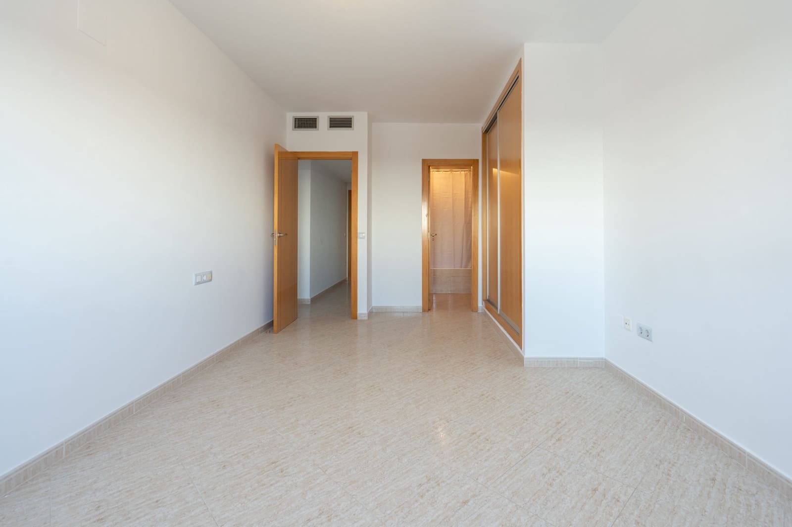 Apartamento de 3 habitaciones en Benissa en venta - 250.000 € (Ref: 9946372)