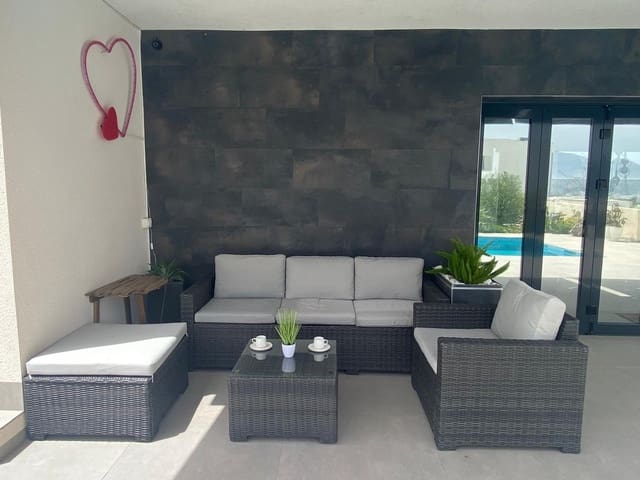 Chalet de 5 habitaciones en Polop en venta con piscina - 795.000 € (Ref: 9946383)