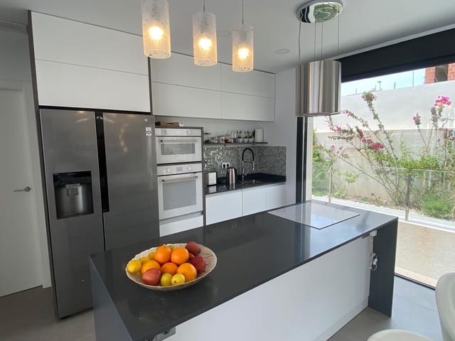 Chalet de 5 habitaciones en Polop en venta con piscina - 795.000 € (Ref: 9946383)