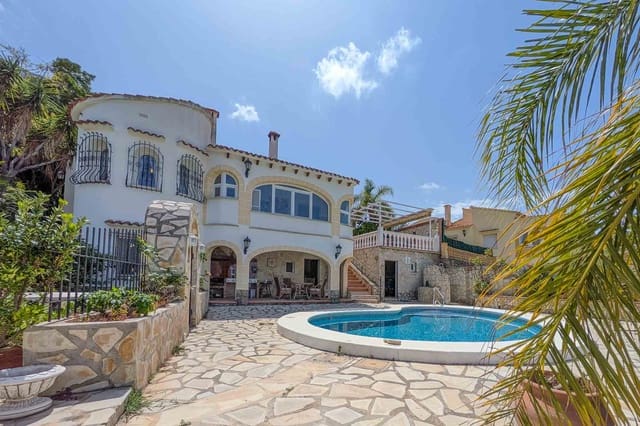 4 bedroom Villa for sale in Dénia with pool - € 565,000 (Ref: 9946384)