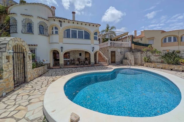 4 bedroom Villa for sale in Dénia with pool - € 565,000 (Ref: 9946384)