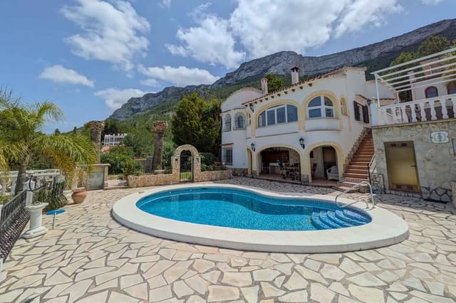 4 bedroom Villa for sale in Dénia with pool - € 565,000 (Ref: 9946384)