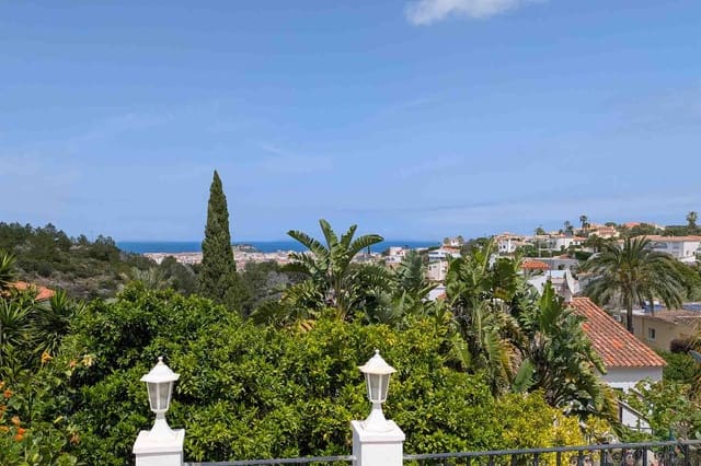 4 bedroom Villa for sale in Dénia with pool - € 565,000 (Ref: 9946384)
