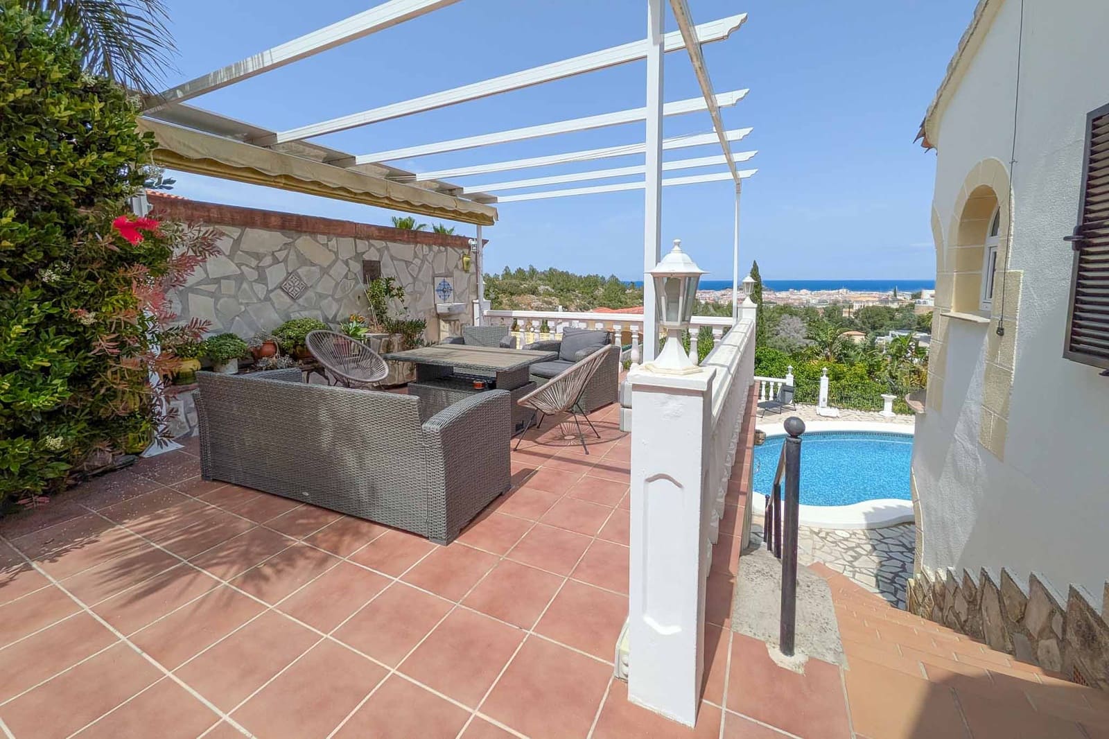 4 bedroom Villa for sale in Denia with pool - € 565,000 (Ref: 9946384)