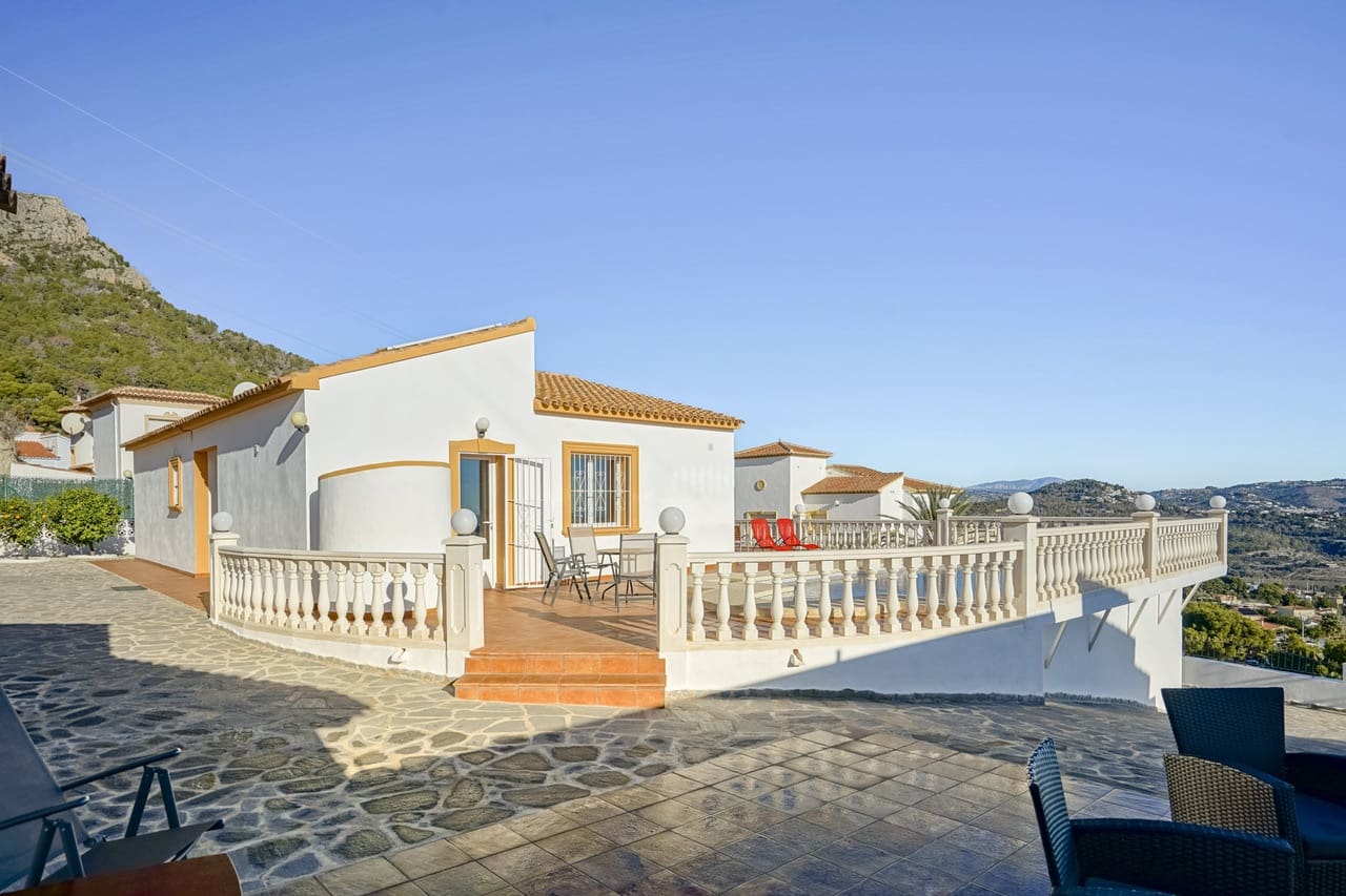 4 soveværelse Villa til salg i Calpe / Calp med swimmingpool - € 690.000 (Ref: 9946414)