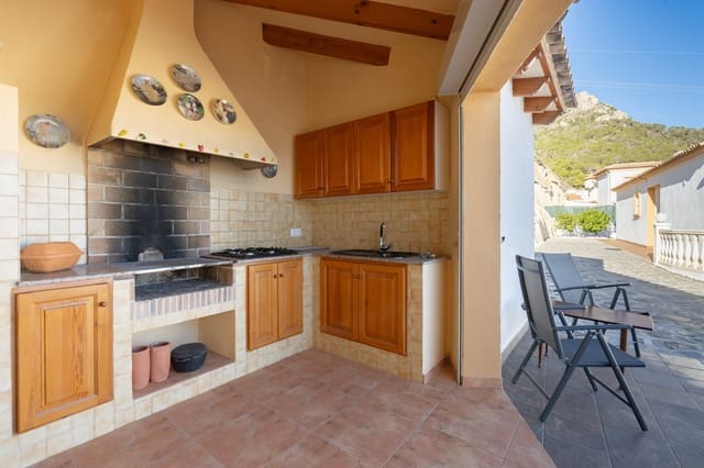4 soveværelse Villa til salg i Calpe / Calp med swimmingpool - € 690.000 (Ref: 9946414)
