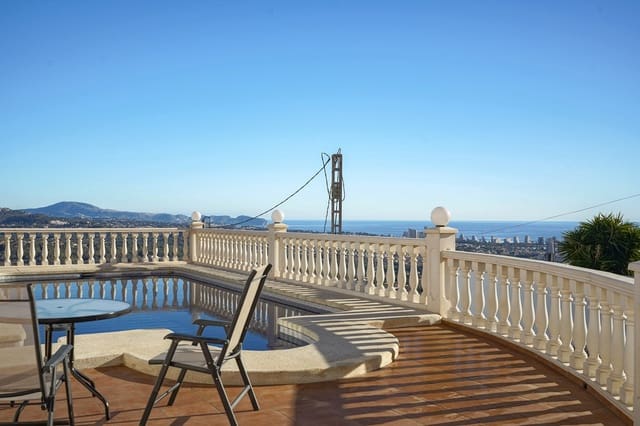 4 soveværelse Villa til salg i Calpe / Calp med swimmingpool - € 690.000 (Ref: 9946414)