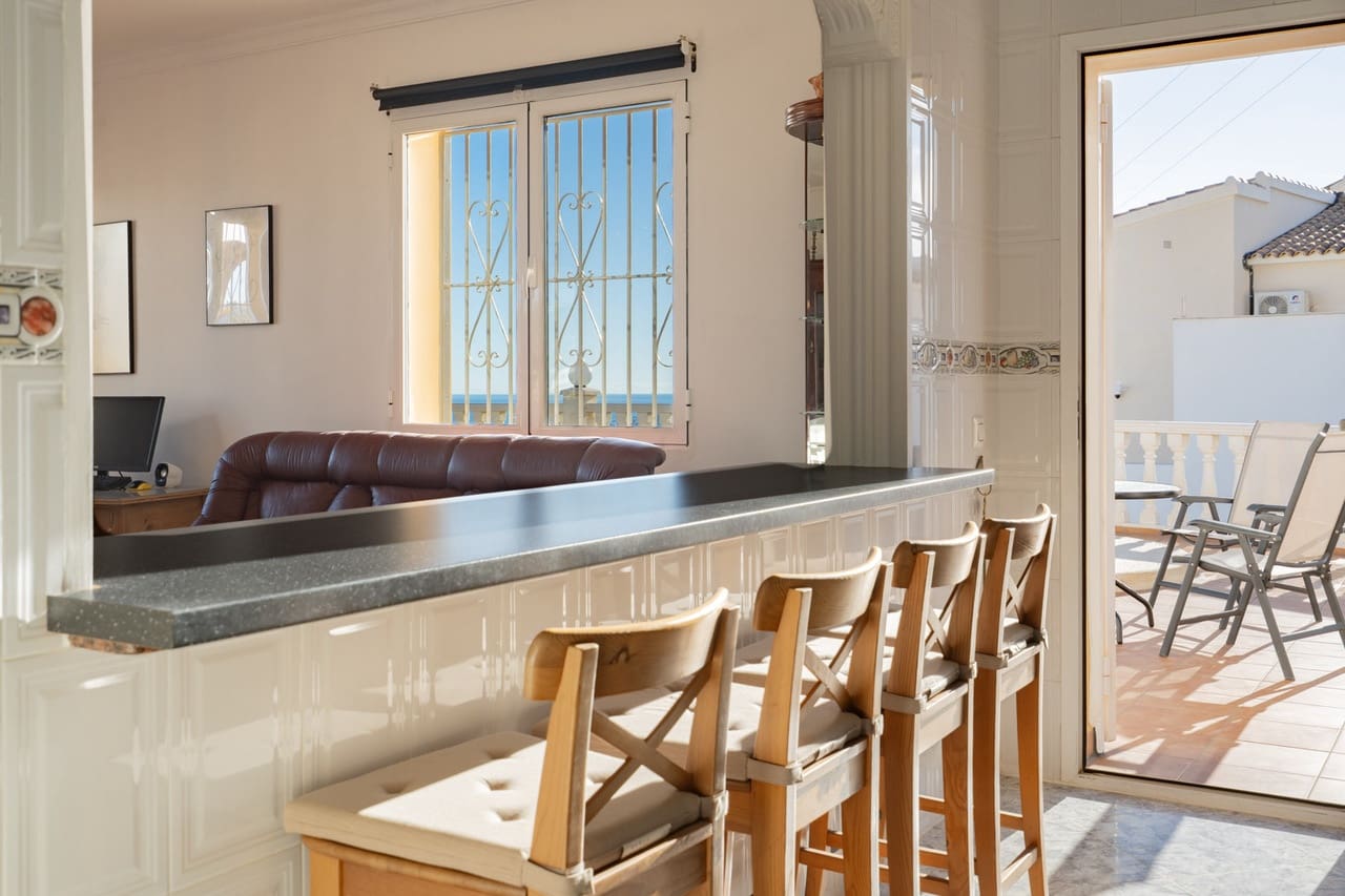 4 soveværelse Villa til salg i Calpe / Calp med swimmingpool - € 690.000 (Ref: 9946414)