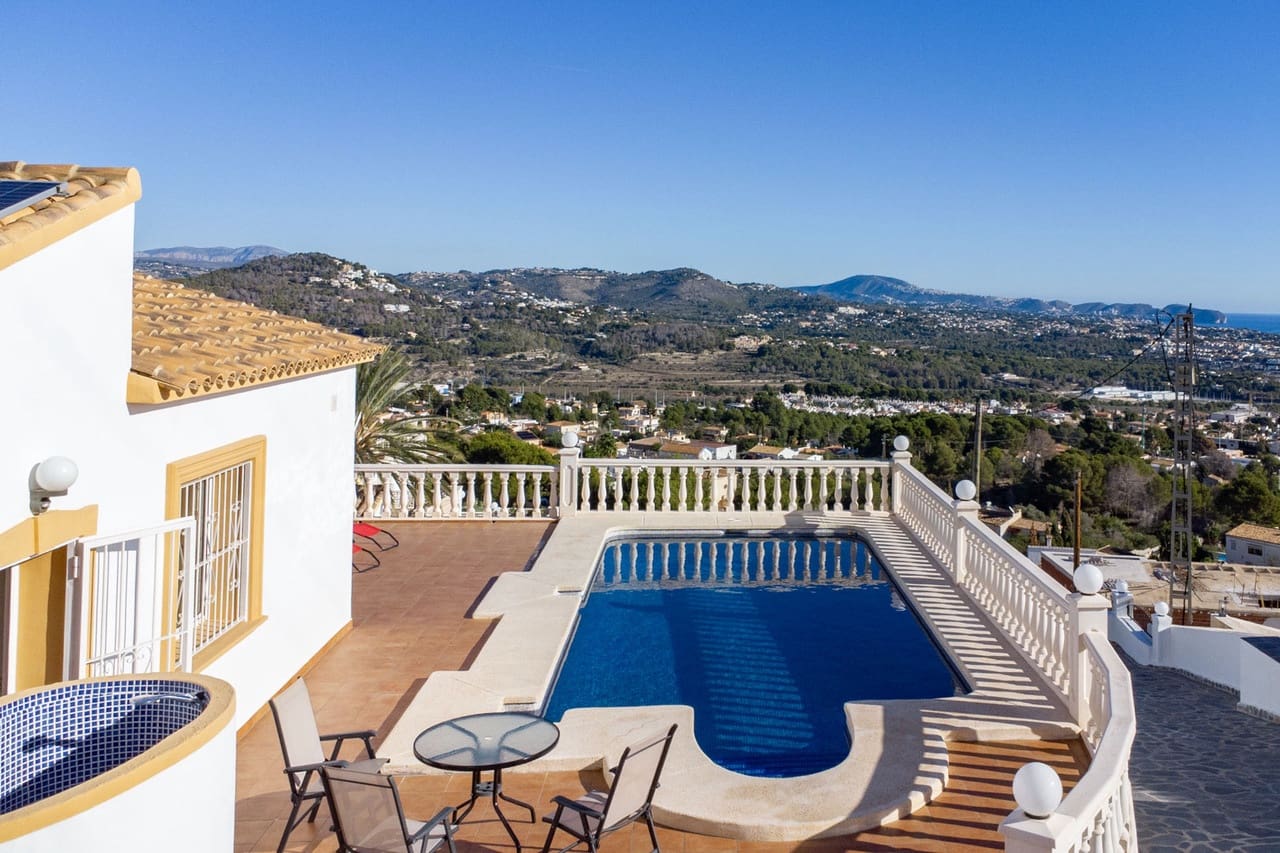 4 soveværelse Villa til salg i Calpe / Calp med swimmingpool - € 690.000 (Ref: 9946414)