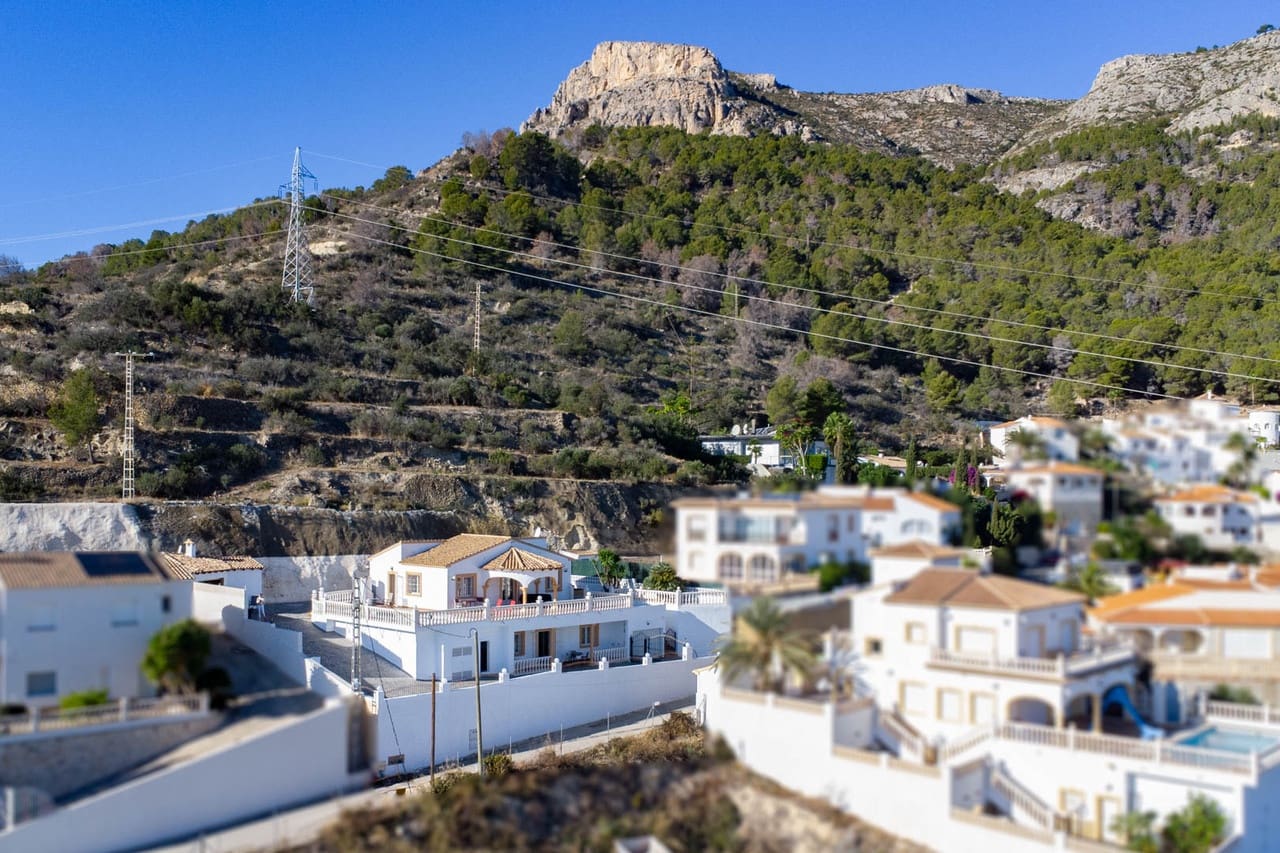 4 soveværelse Villa til salg i Calpe / Calp med swimmingpool - € 690.000 (Ref: 9946414)