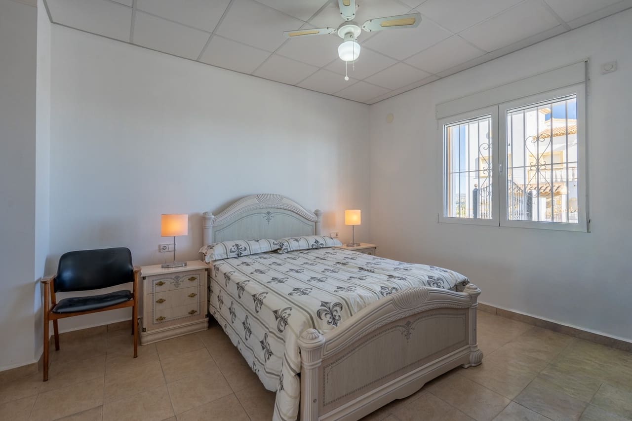 4 soveværelse Villa til salg i Calpe / Calp med swimmingpool - € 690.000 (Ref: 9946414)