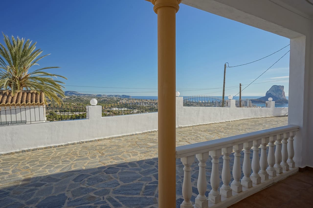 4 soveværelse Villa til salg i Calpe / Calp med swimmingpool - € 690.000 (Ref: 9946414)