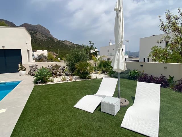 Chalet de 5 habitaciones en Polop en venta con piscina - 725.000 € (Ref: 9946424)