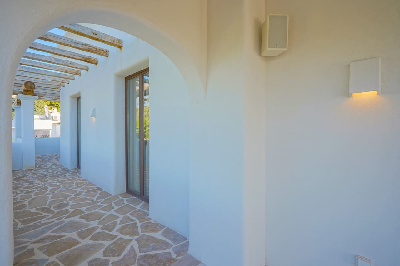 5 soverom Villa til salgs i Benissa med svømmebasseng - € 2 750 000 (Ref: 9946442)