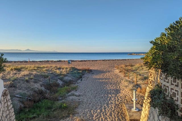 3 Zimmer Villa zu verkaufen in Dénia mit Pool - 955.000 € (Ref: 9946492)