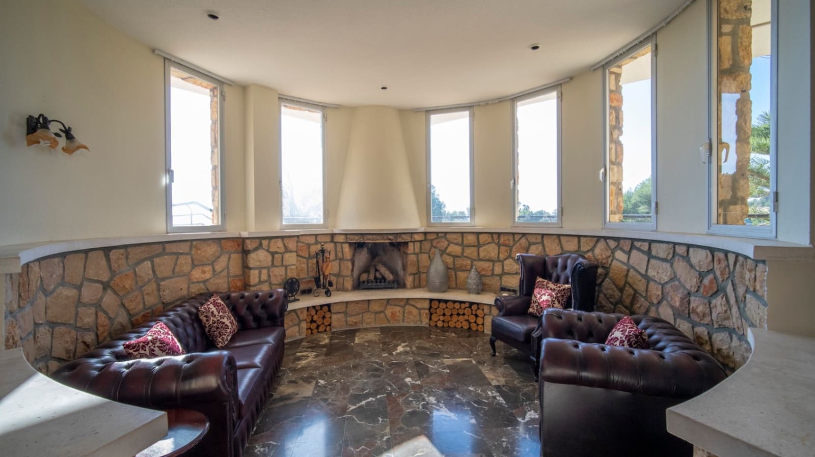 8 bedroom Villa for sale in La Nucia with pool - € 1,250,000 (Ref: 9946504)