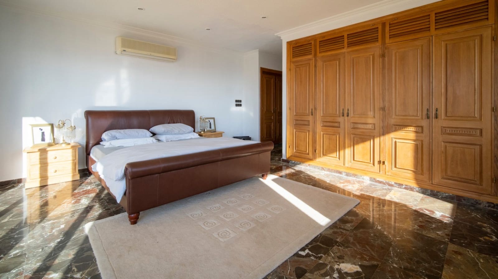 8 bedroom Villa for sale in La Nucia with pool - € 1,250,000 (Ref: 9946504)