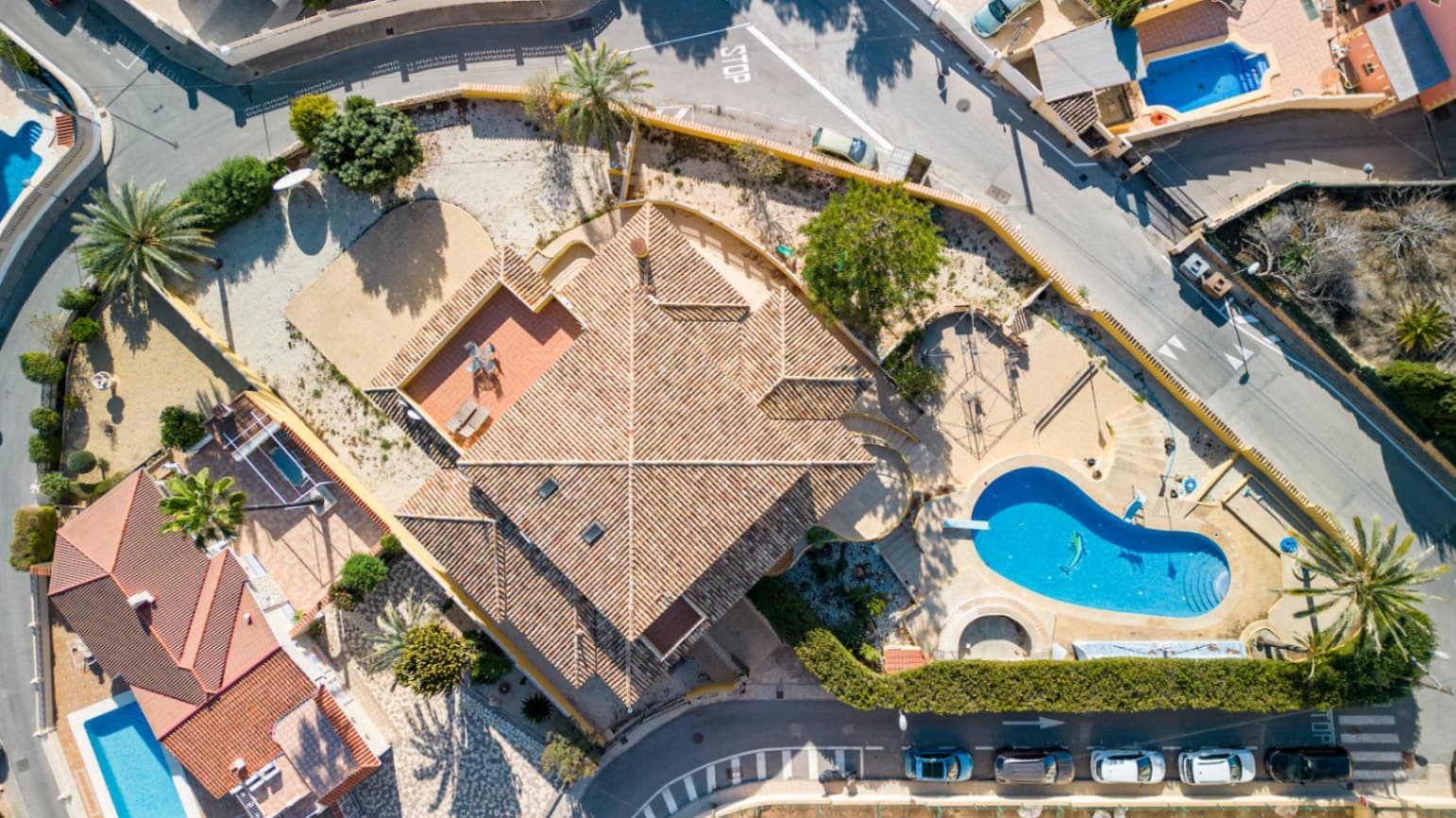 8 bedroom Villa for sale in La Nucia with pool - € 1,250,000 (Ref: 9946504)
