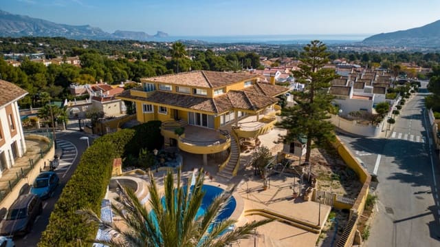 8 soverom Villa til salgs i La Nucia med svømmebasseng - € 1 250 000 (Ref: 9946504)