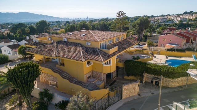 8 soverom Villa til salgs i La Nucia med svømmebasseng - € 1 250 000 (Ref: 9946504)