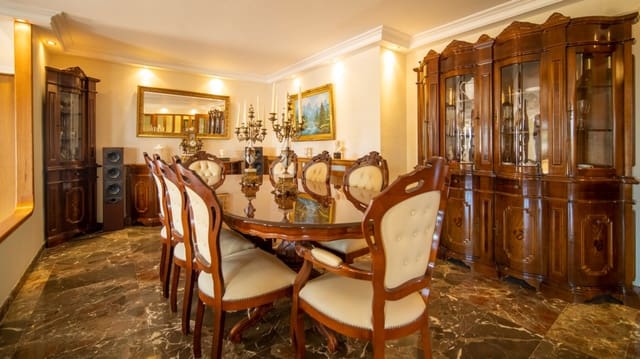 8 soverom Villa til salgs i La Nucia med svømmebasseng - € 1 250 000 (Ref: 9946504)