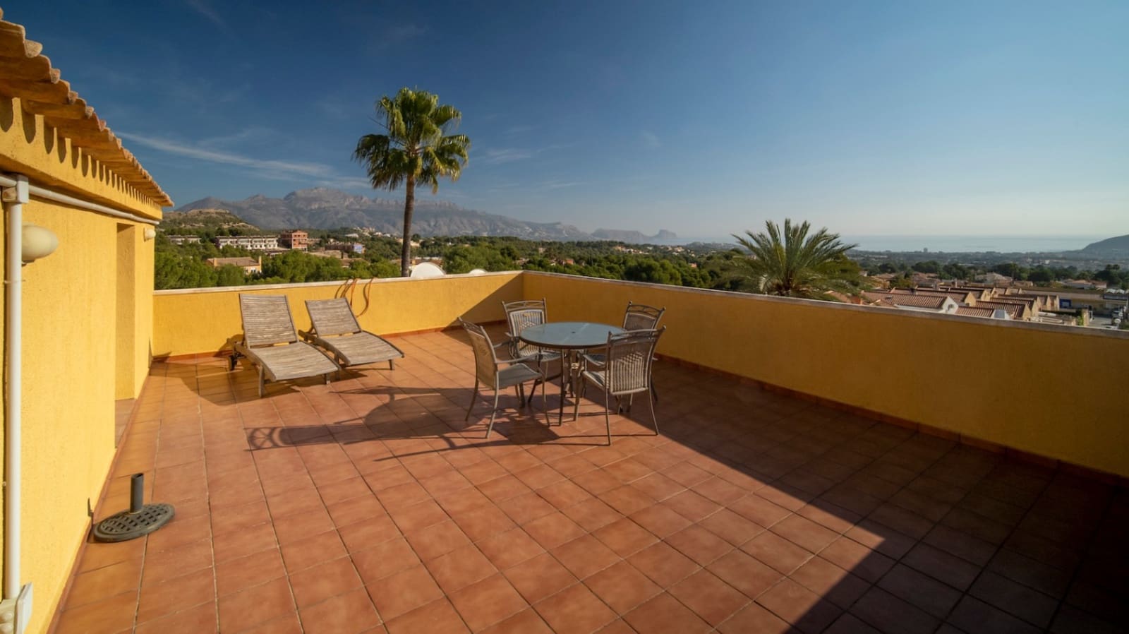8 bedroom Villa for sale in La Nucia with pool - € 1,250,000 (Ref: 9946504)