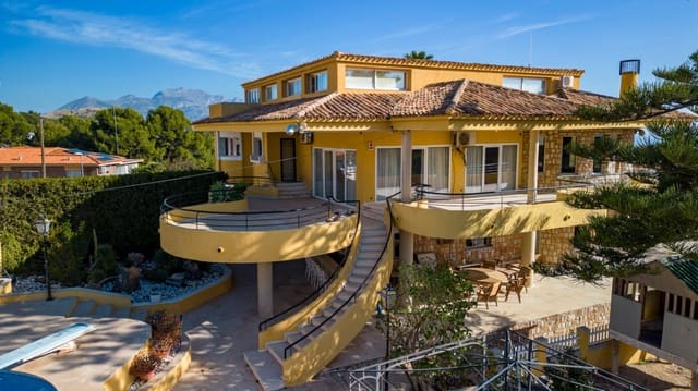 8 soverom Villa til salgs i La Nucia med svømmebasseng - € 1 250 000 (Ref: 9946504)