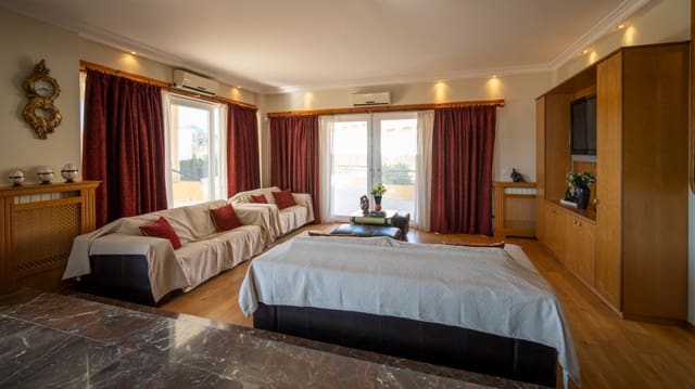8 soverom Villa til salgs i La Nucia med svømmebasseng - € 1 250 000 (Ref: 9946504)
