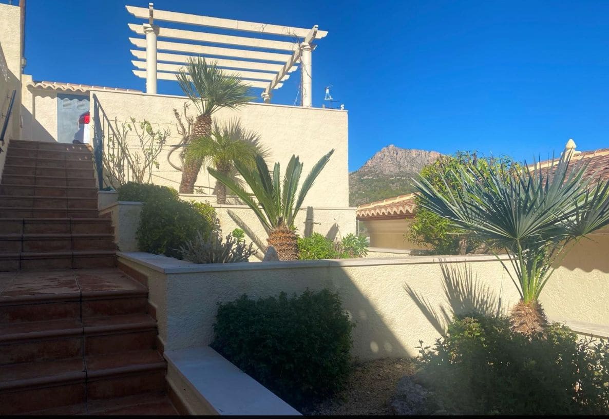 3 soverom Villa til salgs i Calpe / Calp med svømmebasseng - € 699 000 (Ref: 9946507)