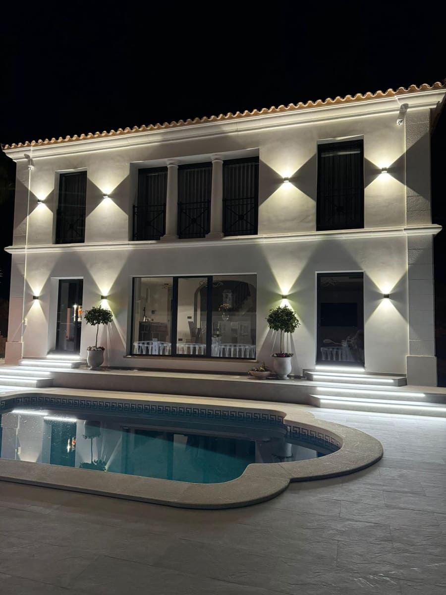 3 soveværelse Villa til salg i Finestrat med swimmingpool - € 1.300.000 (Ref: 9946508)