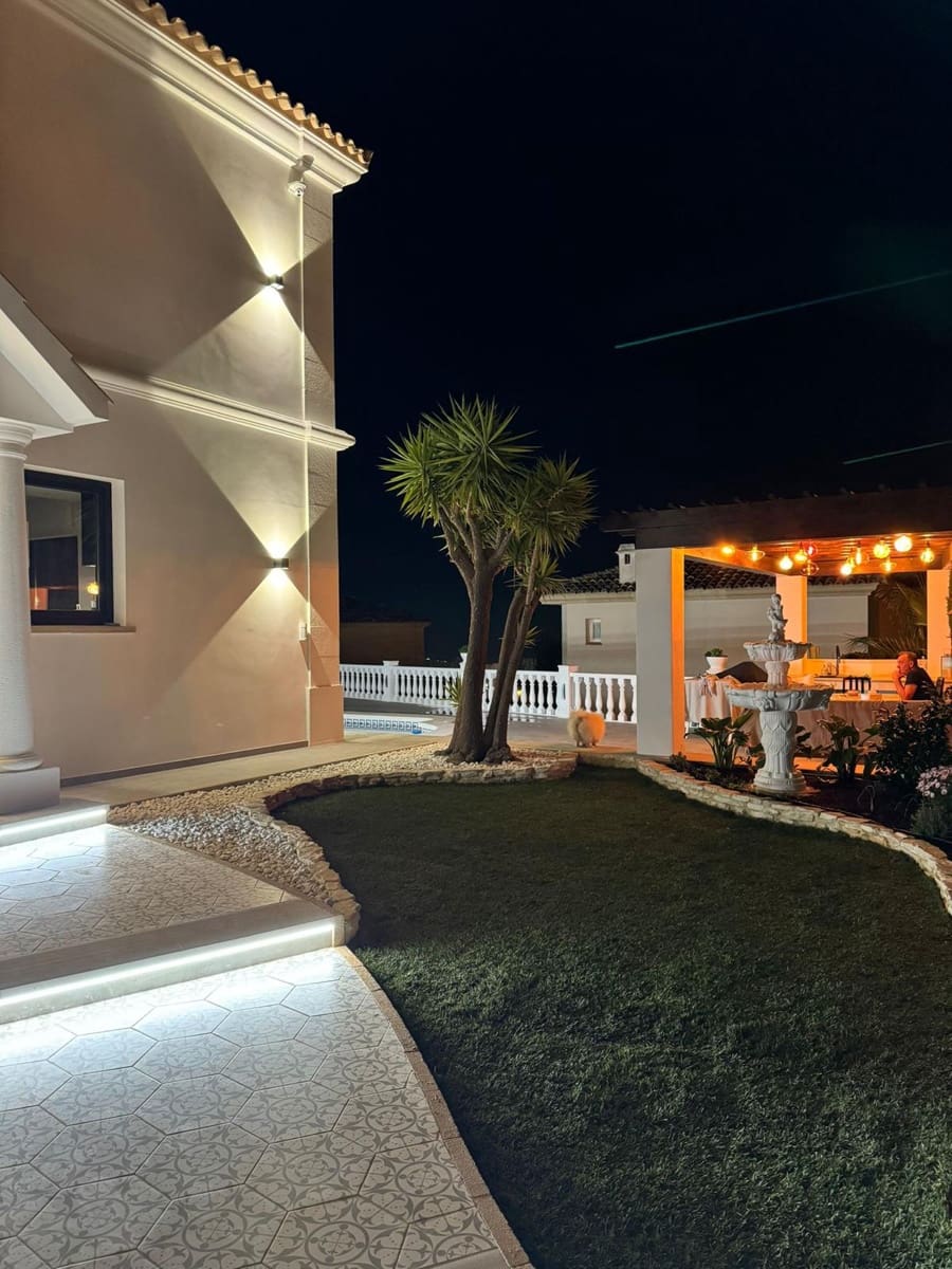 3 soveværelse Villa til salg i Finestrat med swimmingpool - € 1.300.000 (Ref: 9946508)