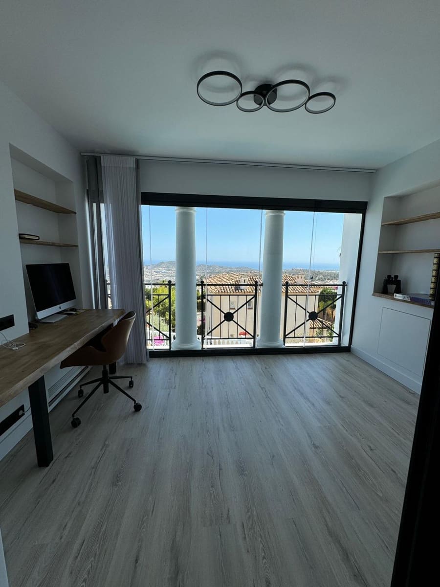 3 soveværelse Villa til salg i Finestrat med swimmingpool - € 1.300.000 (Ref: 9946508)