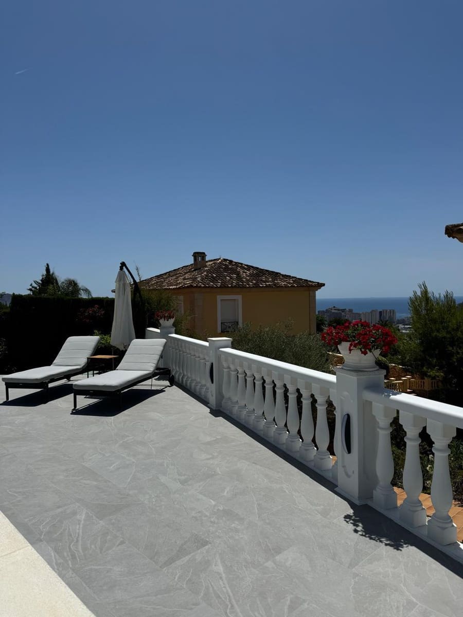 3 soveværelse Villa til salg i Finestrat med swimmingpool - € 1.300.000 (Ref: 9946508)