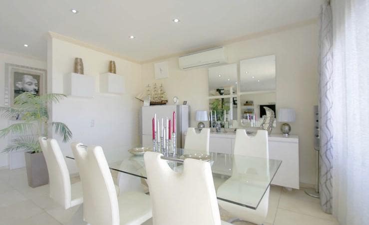 5 bedroom Villa for sale in Calpe / Calp with pool - € 1,350,000 (Ref: 9946511)