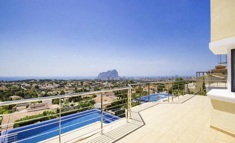 5 bedroom Villa for sale in Calpe / Calp with pool - € 1,350,000 (Ref: 9946511)